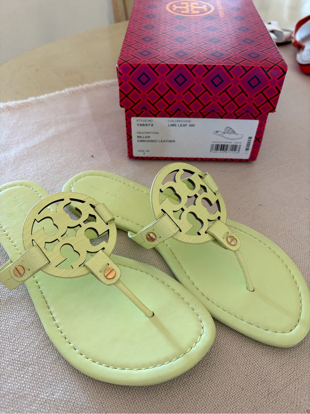 Tory Burch Miller Sandals Lime Leaf size 7 with Gold Accents - Picture 2 of 6